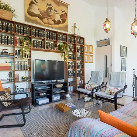 Bright Penthouse Los Alamos Beach Appartement