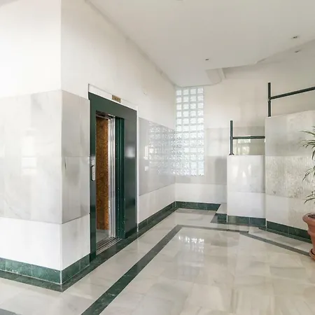 Bright Penthouse Los Alamos Beach Appartement